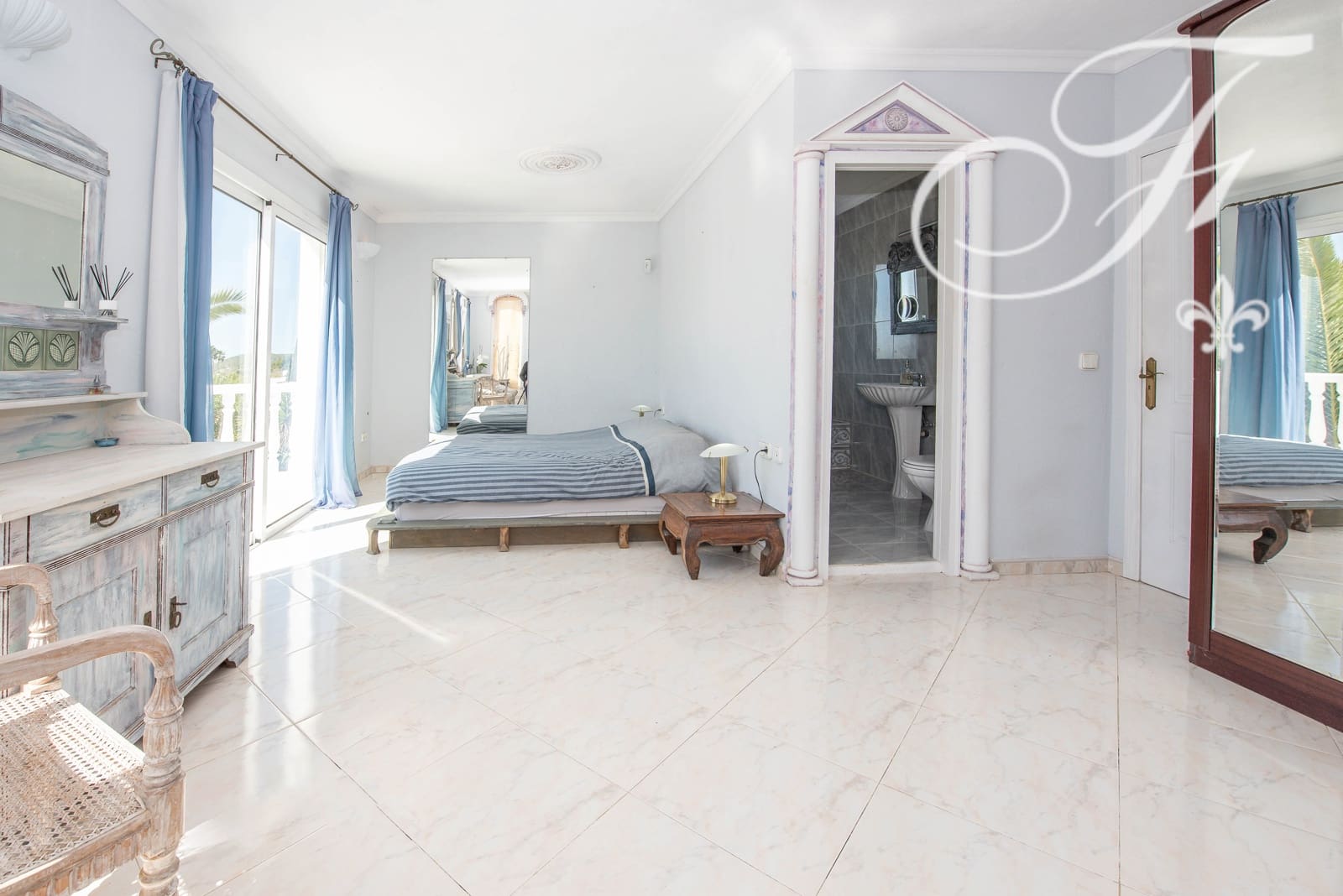 5 sypialnia Willa na sprzedaż w Sant Jordi de Ses Salines z basenem garażem - 3 450 000 € (Ref: 7558209)