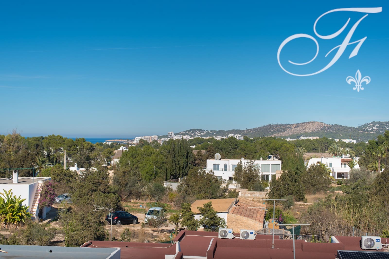 4 slaapkamer Villa te koop in Sant Agusti des Vedra met zwembad garage - € 1.395.000 (Ref: 8055934)