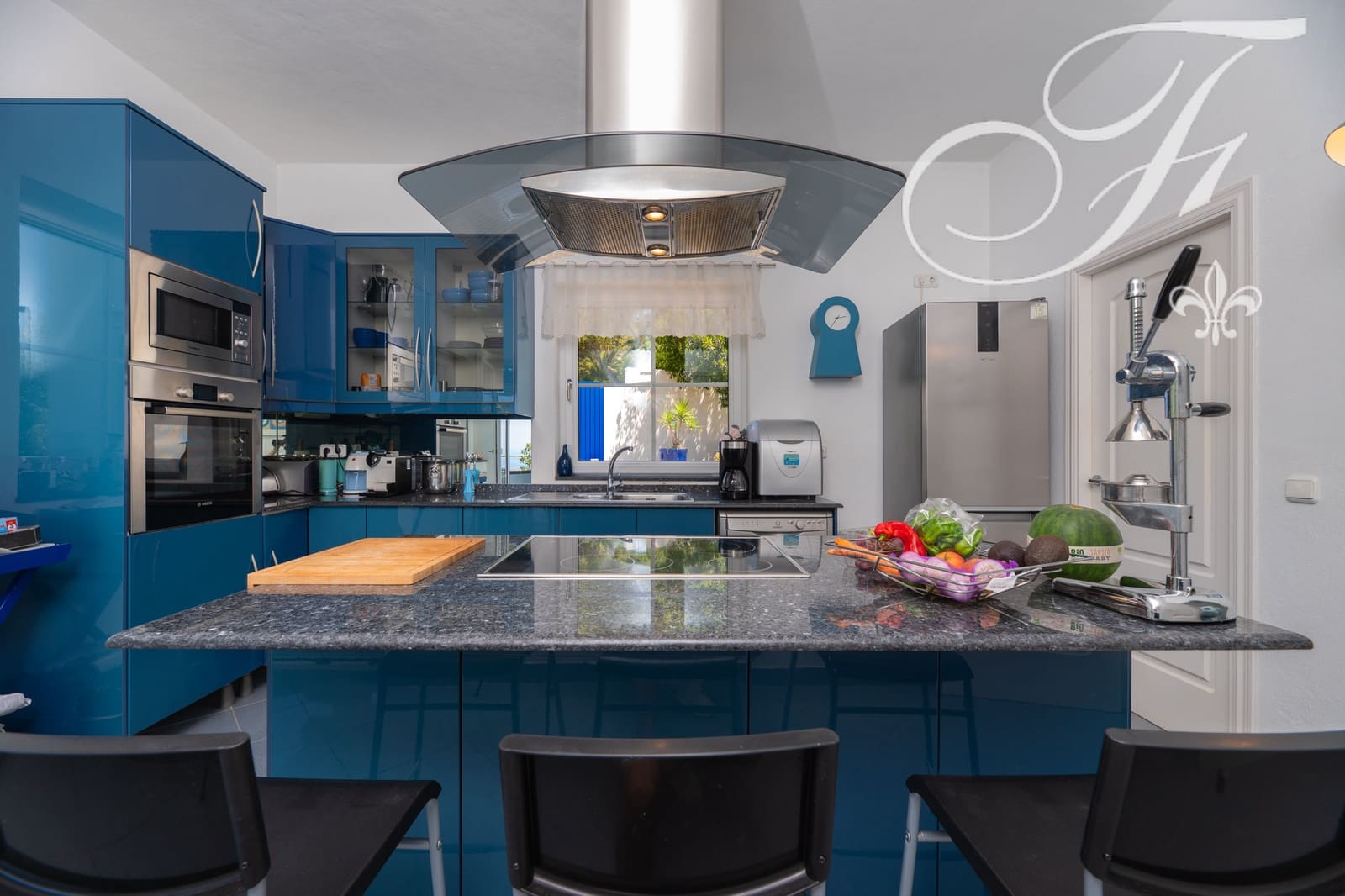 4 sypialnia Willa na sprzedaż w Cala Vadella z basenem garażem - 2 750 000 € (Ref: 8334920)