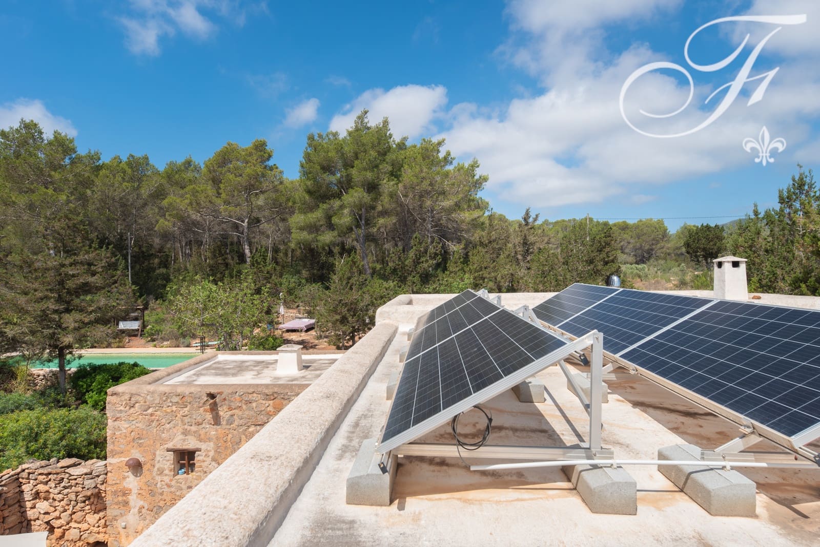 3 soveværelse Finca/Landehus til salg i Es Figueral med swimmingpool garage - € 3.800.000 (Ref: 8406427)