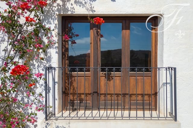 3 quarto Quinta/Casa Rural para venda em Es Figueral, Santa Eulalia / Santa Eularia com piscina garagem - 3 800 000 € (Ref: 8406427)