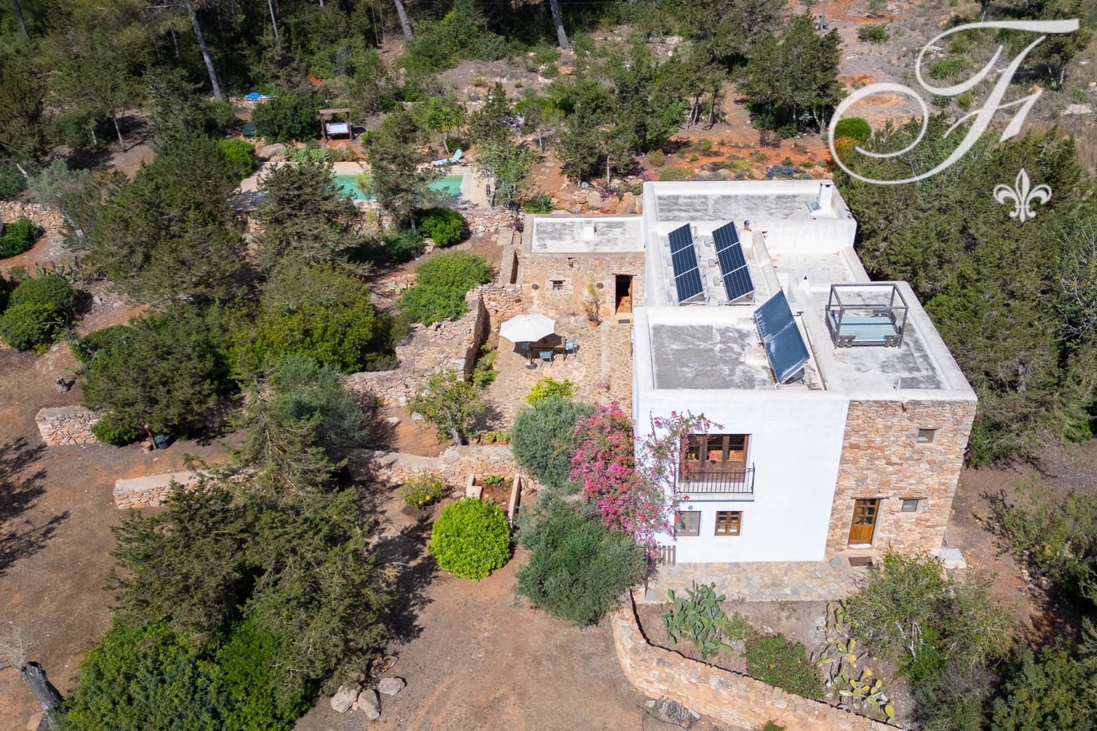 3 soveværelse Finca/Landehus til salg i Es Figueral med swimmingpool garage - € 3.800.000 (Ref: 8406427)