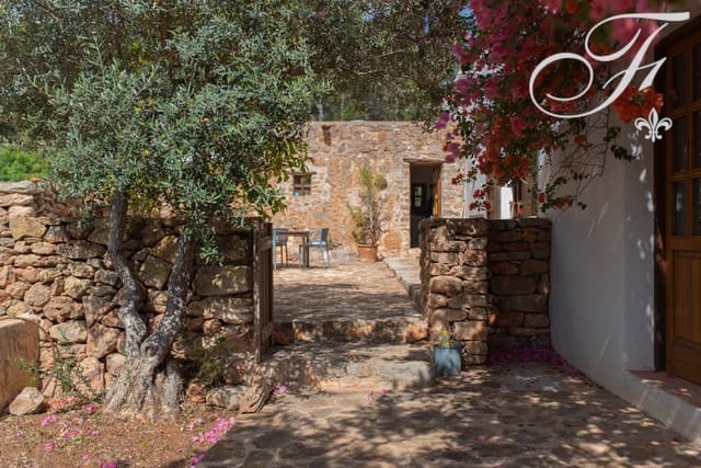 3 quarto Quinta/Casa Rural para venda em Es Figueral, Santa Eulalia / Santa Eularia com piscina garagem - 3 800 000 € (Ref: 8406427)
