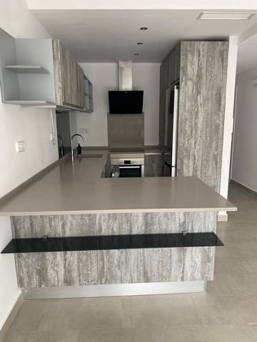 2 slaapkamer Appartement te koop in Nuestra Señora de Jesus, Santa Eulalia / Santa Eularia met garage - € 590.000 (Ref: 8591438)