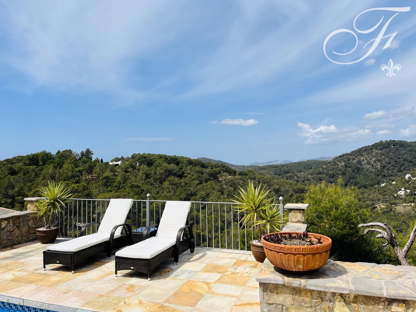 3 soverom Villa til salgs i Santa Eulalia / Santa Eularia med svømmebasseng - € 2 595 000 (Ref: 8878640)