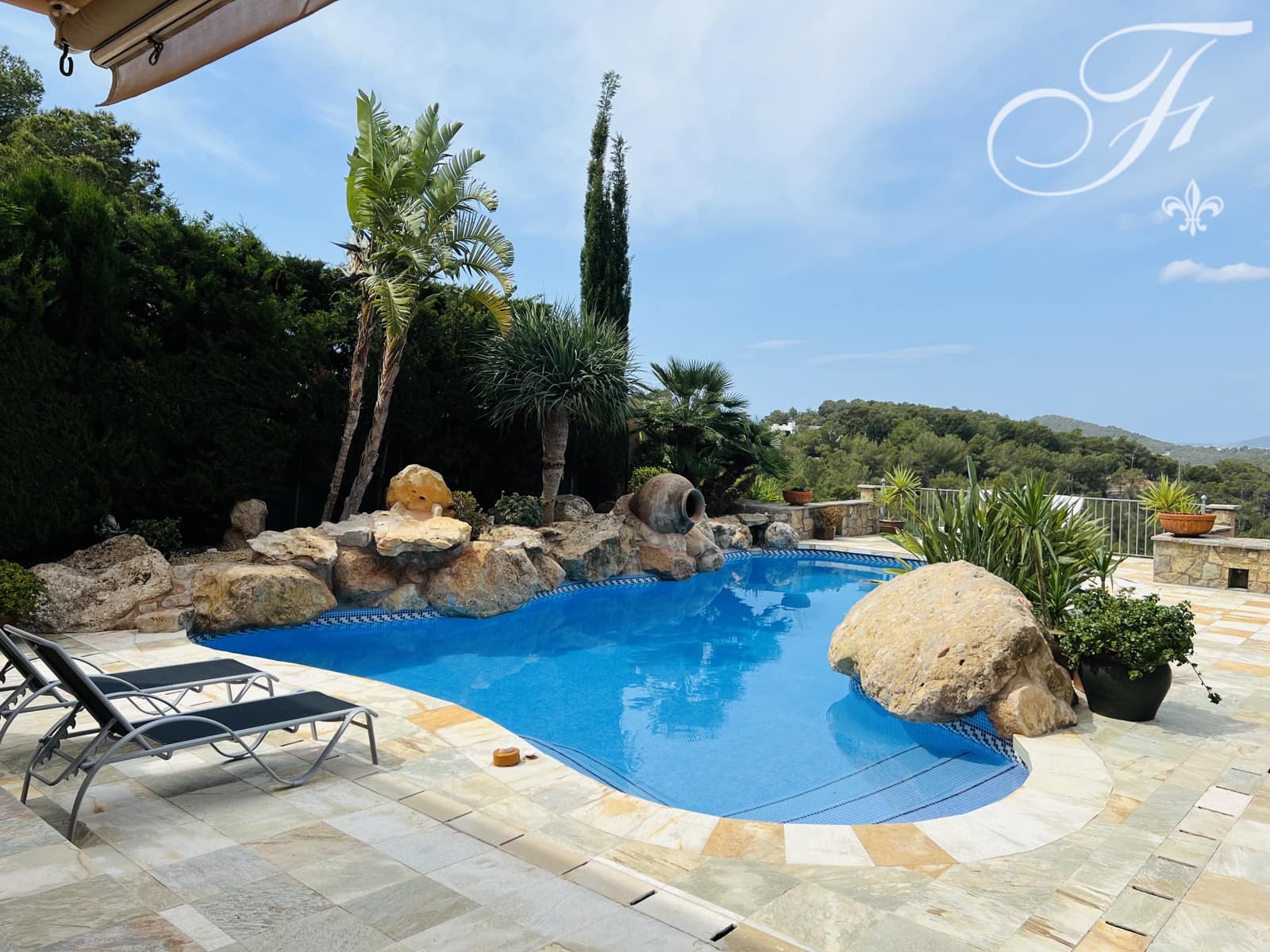 3 soverom Villa til salgs i Santa Eulalia / Santa Eularia med svømmebasseng - € 2 595 000 (Ref: 8878640)