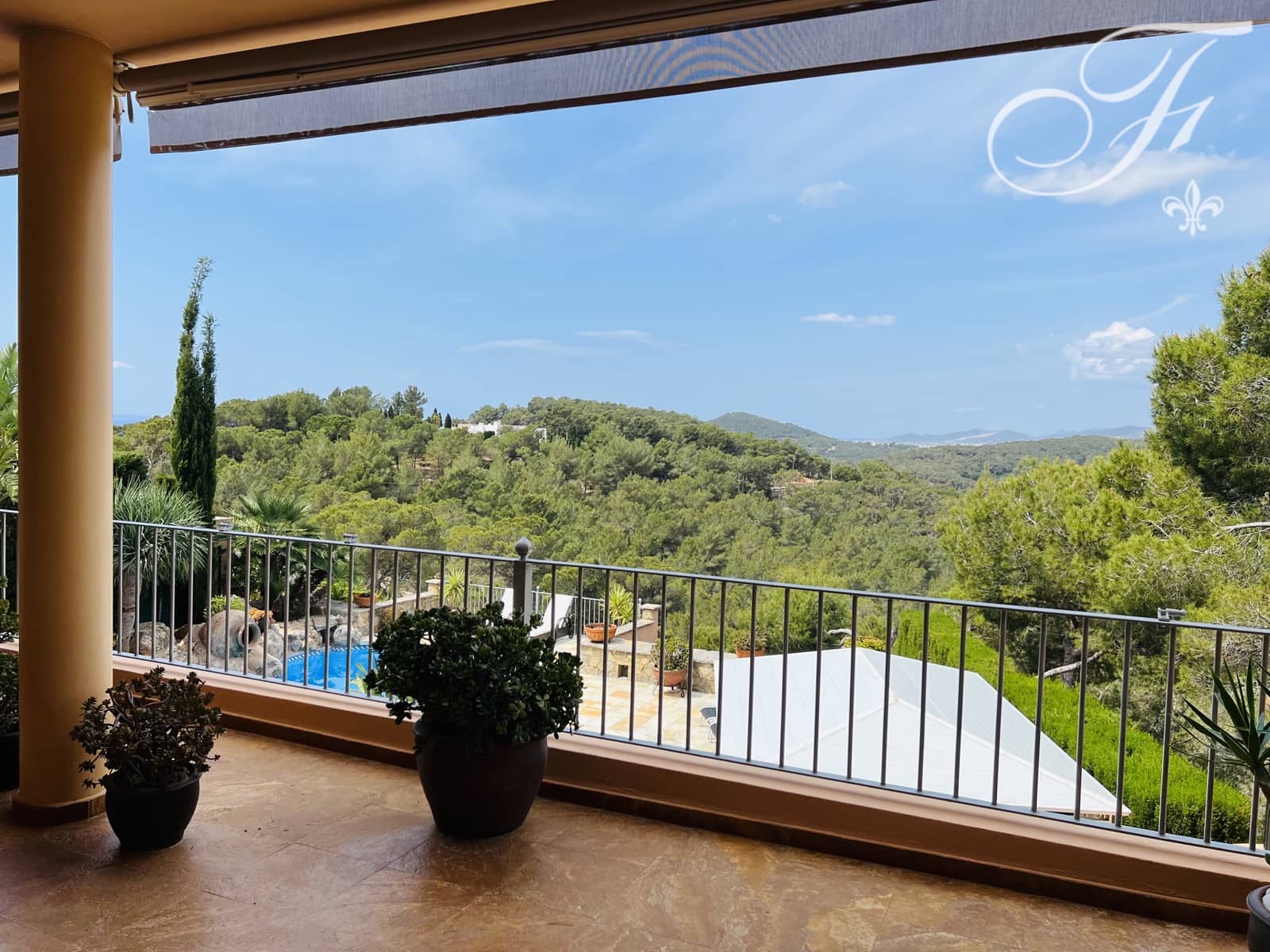 3 soverom Villa til salgs i Santa Eulalia / Santa Eularia med svømmebasseng - € 2 595 000 (Ref: 8878640)