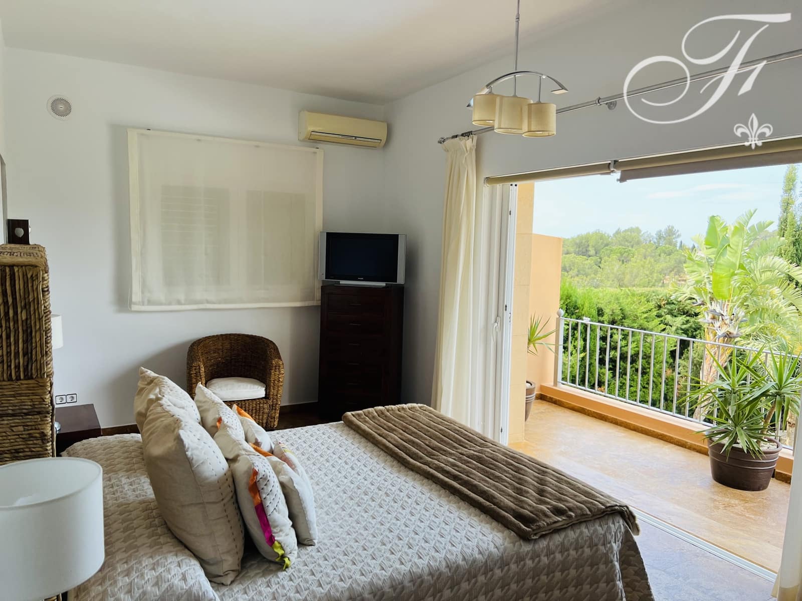 3 soverom Villa til salgs i Santa Eulalia / Santa Eularia med svømmebasseng - € 2 595 000 (Ref: 8878640)