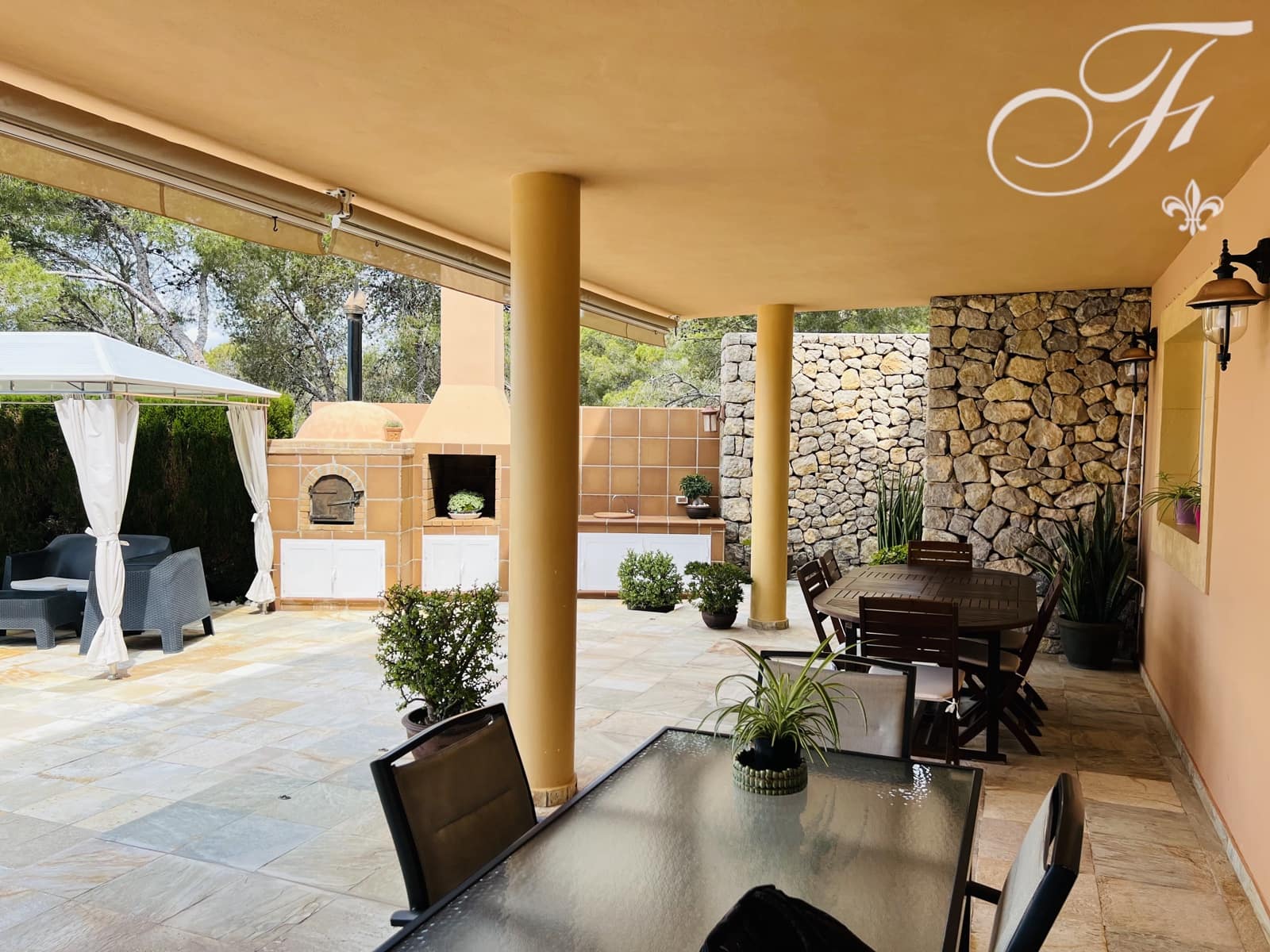 3 soverom Villa til salgs i Santa Eulalia / Santa Eularia med svømmebasseng - € 2 595 000 (Ref: 8878640)