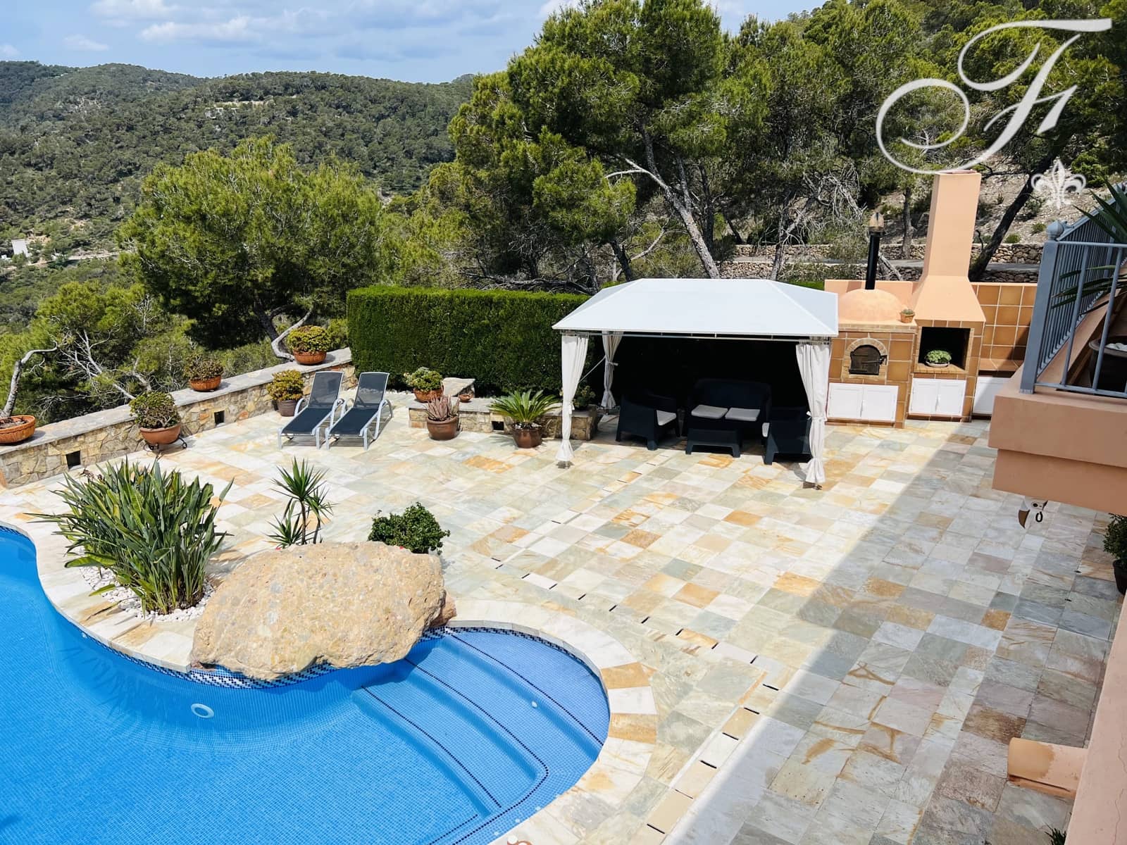 3 soverom Villa til salgs i Santa Eulalia / Santa Eularia med svømmebasseng - € 2 595 000 (Ref: 8878640)