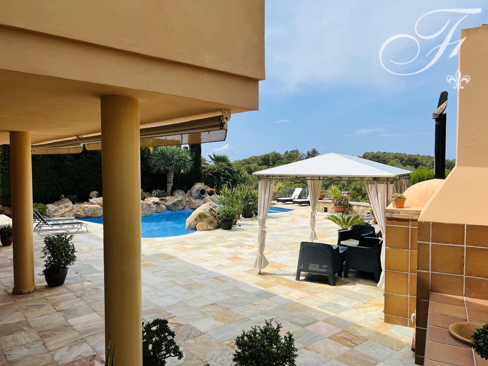 3 soverom Villa til salgs i Santa Eulalia / Santa Eularia med svømmebasseng - € 2 595 000 (Ref: 8878640)