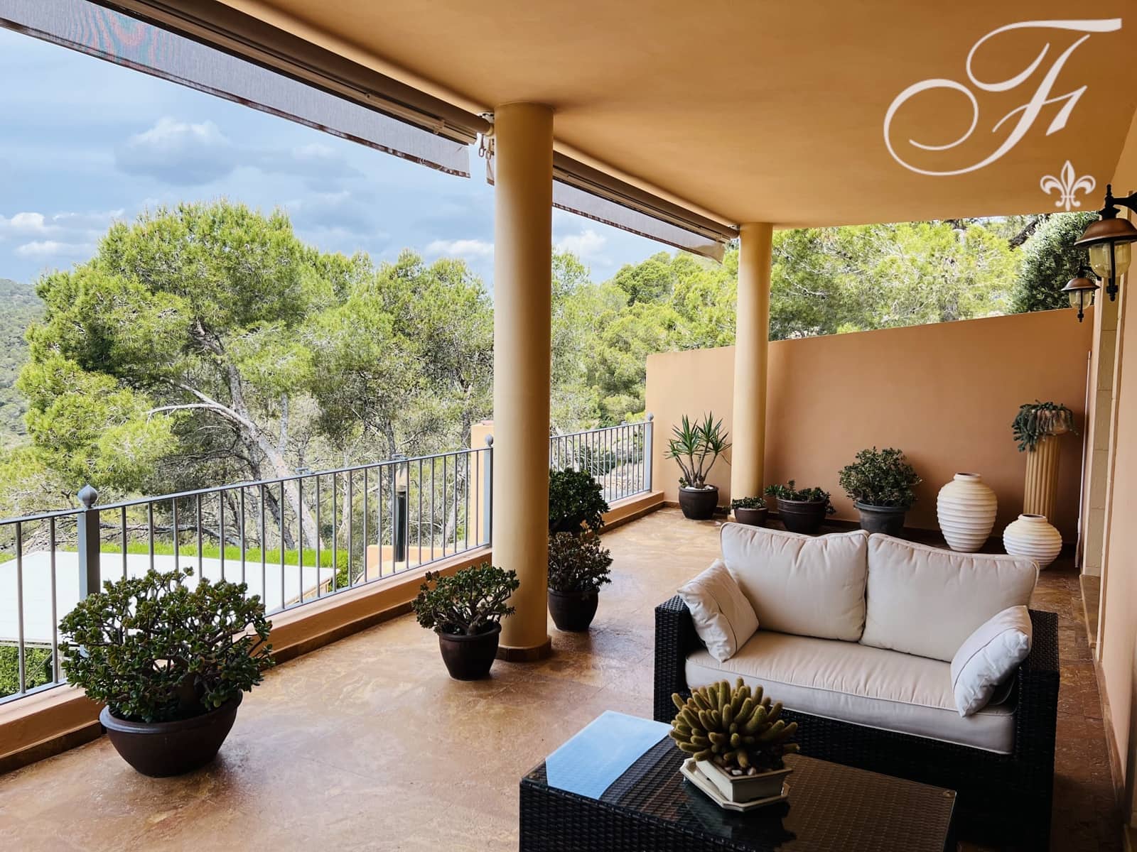 3 soverom Villa til salgs i Santa Eulalia / Santa Eularia med svømmebasseng - € 2 595 000 (Ref: 8878640)