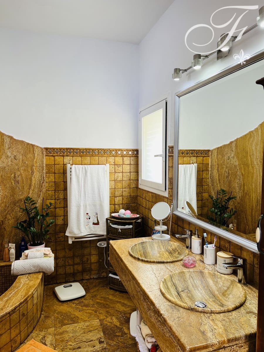 3 soverom Villa til salgs i Santa Eulalia / Santa Eularia med svømmebasseng - € 2 595 000 (Ref: 8878640)