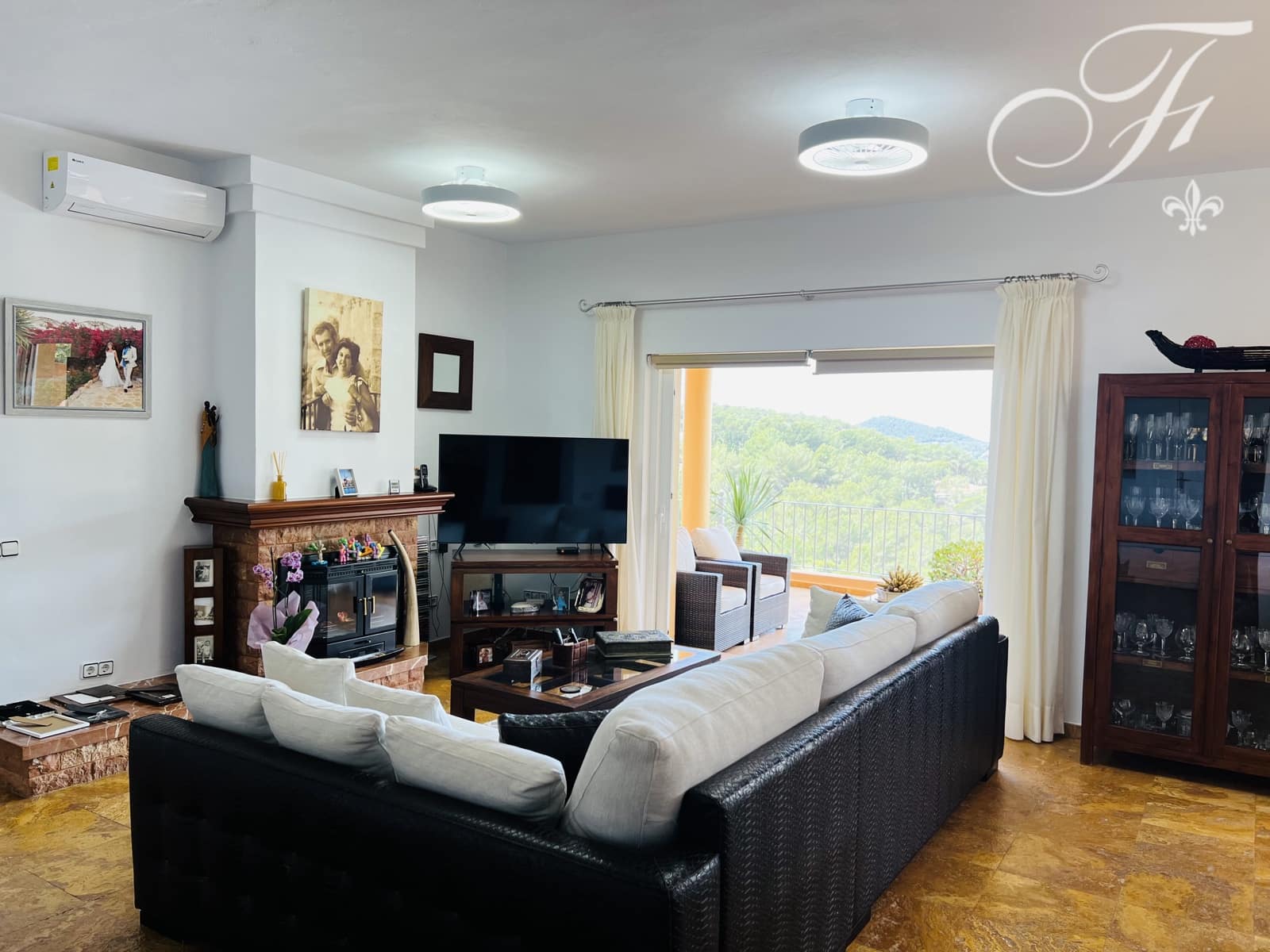 3 soverom Villa til salgs i Santa Eulalia / Santa Eularia med svømmebasseng - € 2 595 000 (Ref: 8878640)