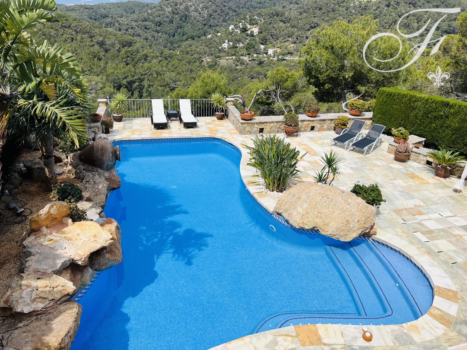 3 soverom Villa til salgs i Santa Eulalia / Santa Eularia med svømmebasseng - € 2 595 000 (Ref: 8878640)