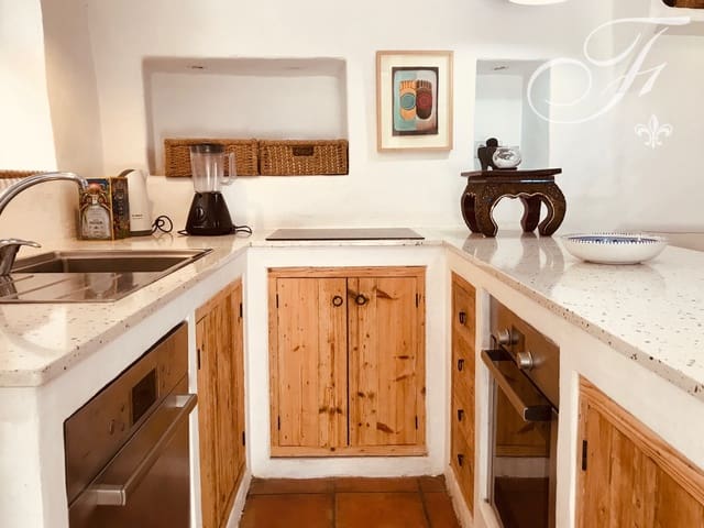 2 bedroom Townhouse for sale in Ibiza / Eivissa town - € 895,000 (Ref: 9080750)