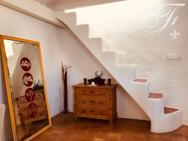 2 bedroom Townhouse for sale in Ibiza / Eivissa town - € 895,000 (Ref: 9080750)