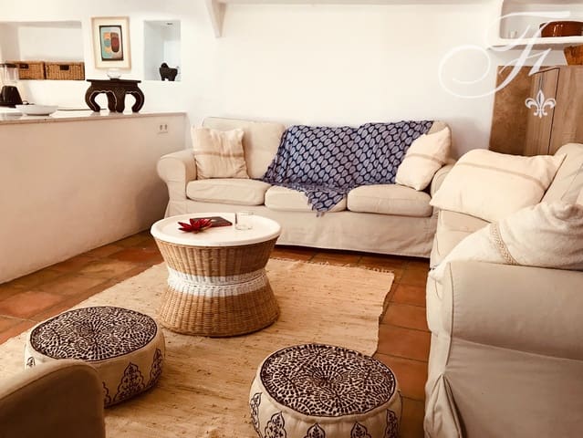 2 bedroom Townhouse for sale in Ibiza / Eivissa town - € 895,000 (Ref: 9080750)