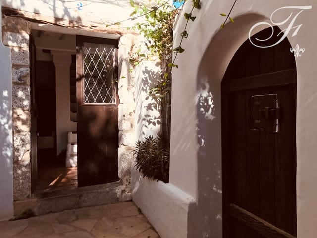 2 bedroom Townhouse for sale in Ibiza / Eivissa town - € 895,000 (Ref: 9080750)