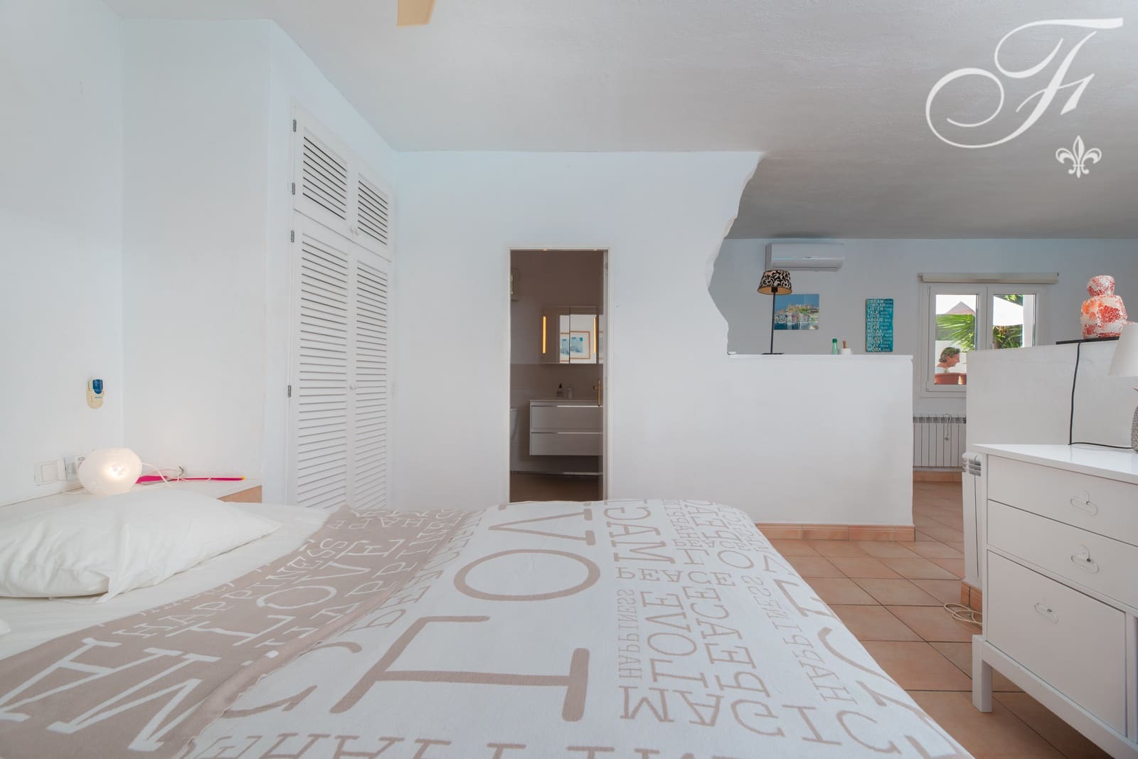 7 bedroom Villa for sale in Sant Antoni de Portmany with pool - € 2,500,000 (Ref: 9308998)