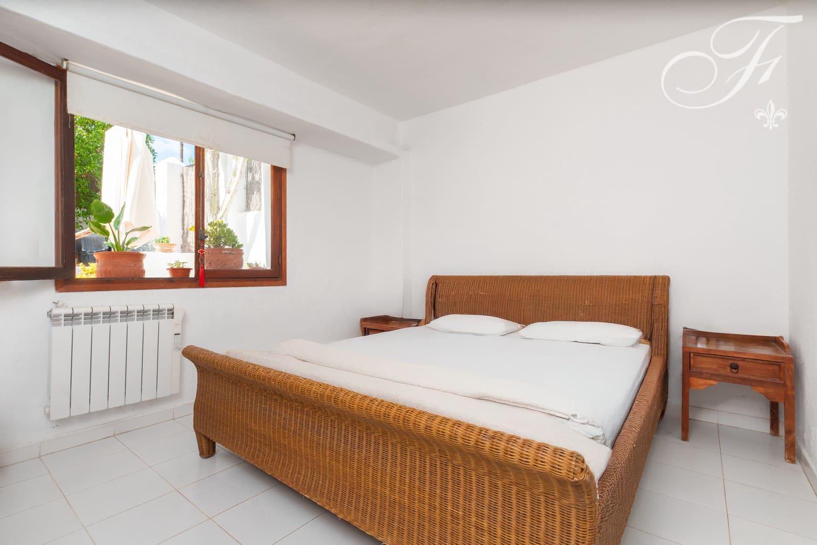 7 bedroom Villa for sale in Sant Antoni de Portmany with pool - € 2,500,000 (Ref: 9308998)