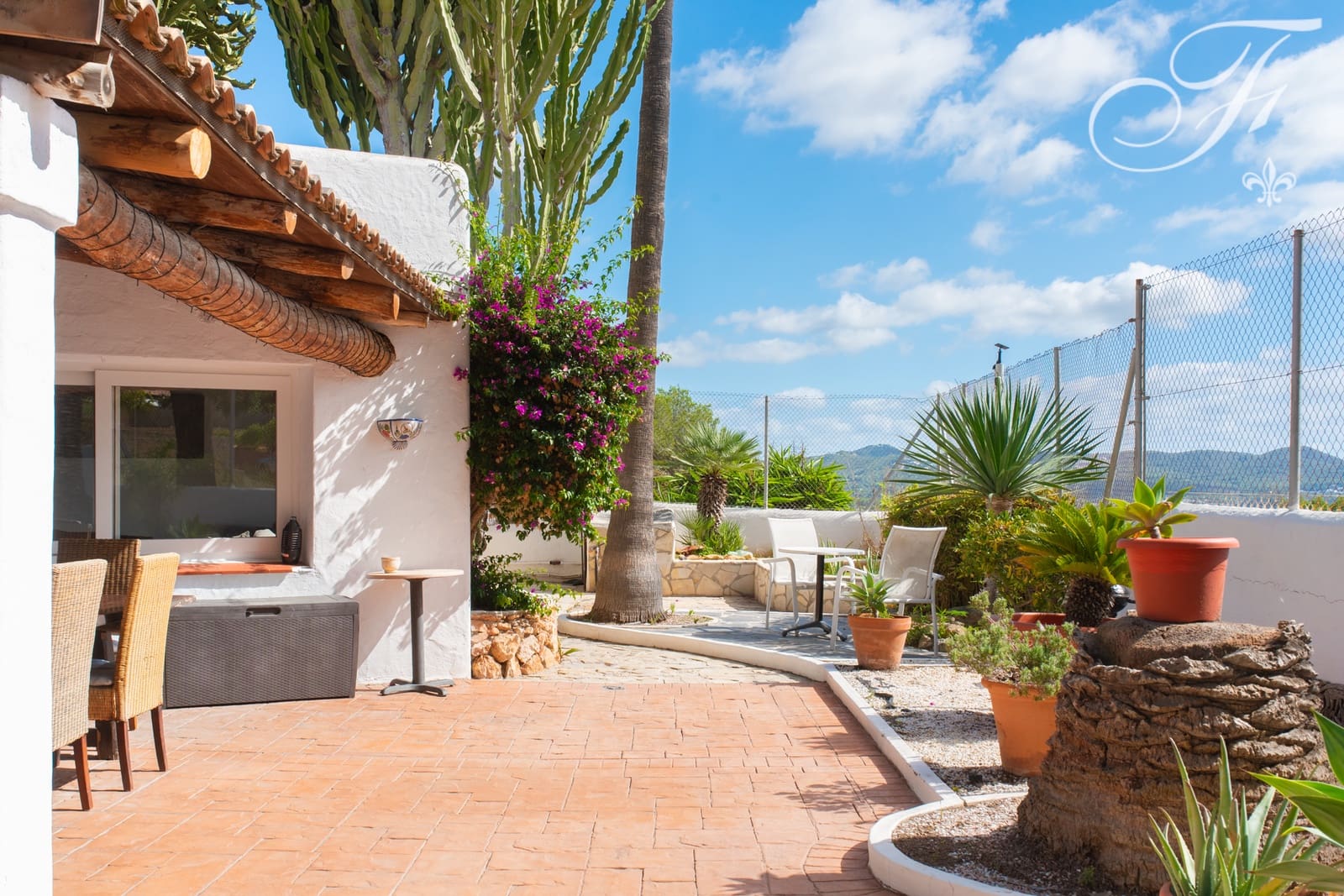 7 bedroom Villa for sale in Sant Antoni de Portmany with pool - € 2,500,000 (Ref: 9308998)