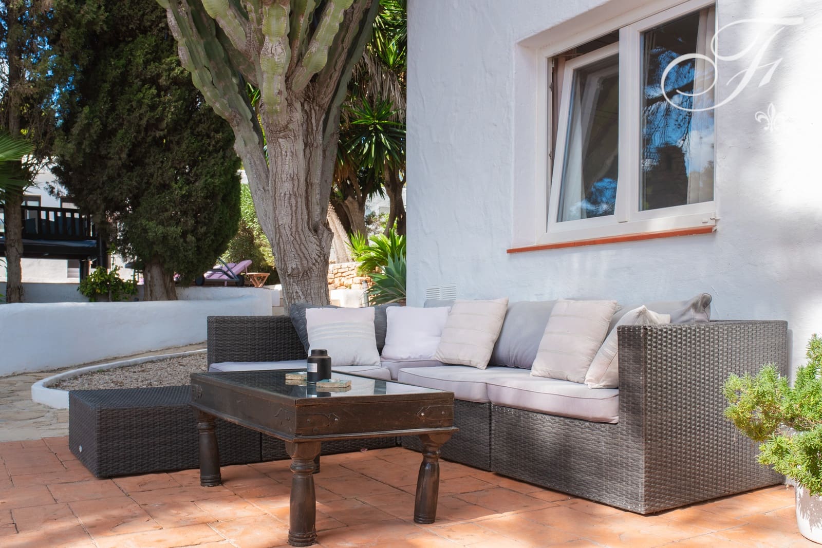 7 bedroom Villa for sale in Sant Antoni de Portmany with pool - € 2,500,000 (Ref: 9308998)