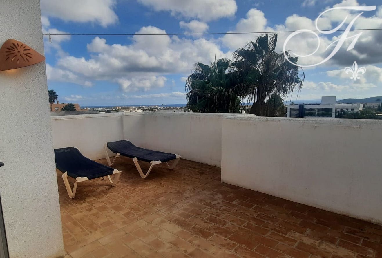 3 soverom Kjedet enebolig til leie i Sant Jordi de Ses Salines - € 3 500 (Ref: 9446980)