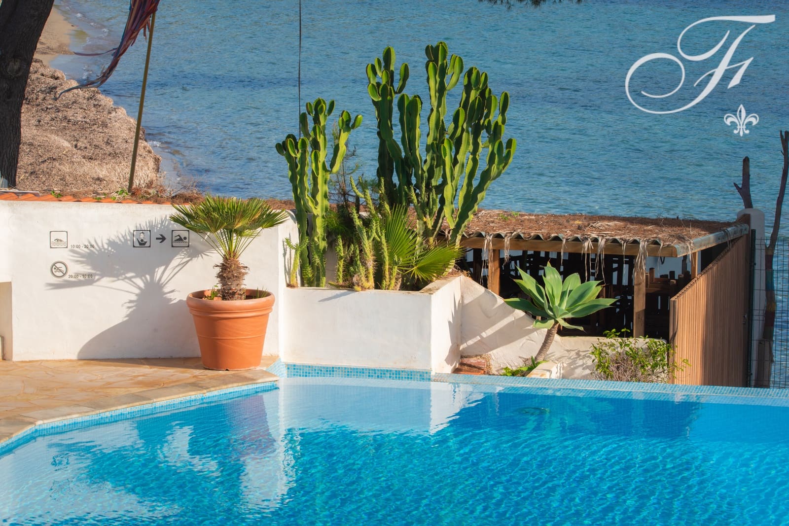 1 bedroom Apartment for sale in Santa Eulalia / Santa Eularia with pool - € 560,000 (Ref: 9488530)