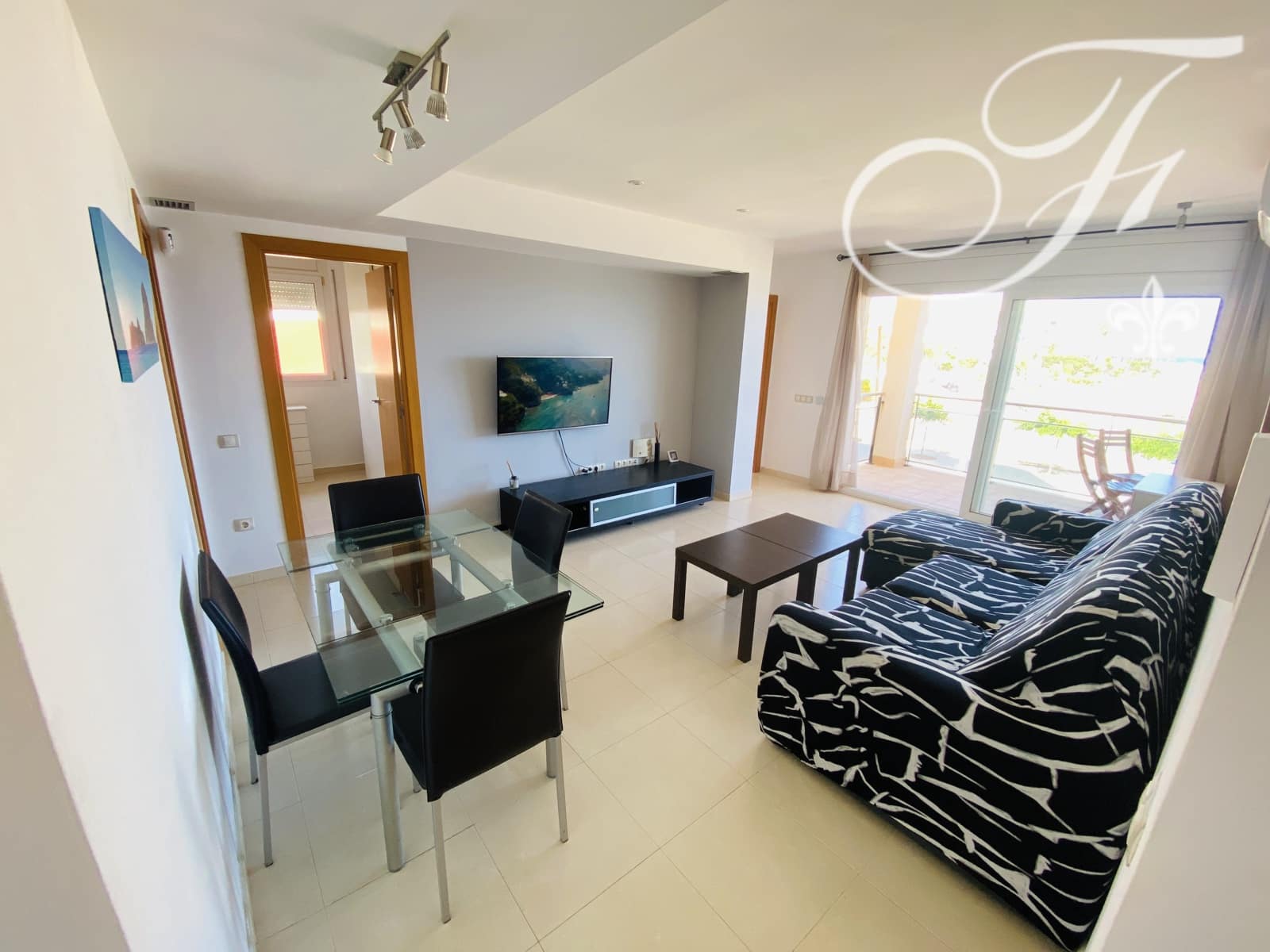 Apartamento de 2 habitaciones en Cala d'en Bou en venta con piscina - 560.000 € (Ref: 9489791)