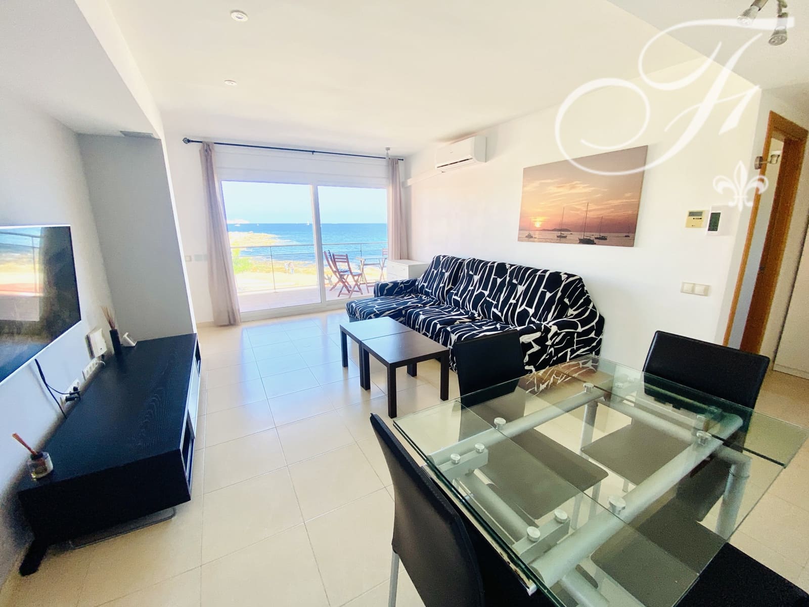 Apartamento de 2 habitaciones en Cala d'en Bou en venta con piscina - 560.000 € (Ref: 9489791)