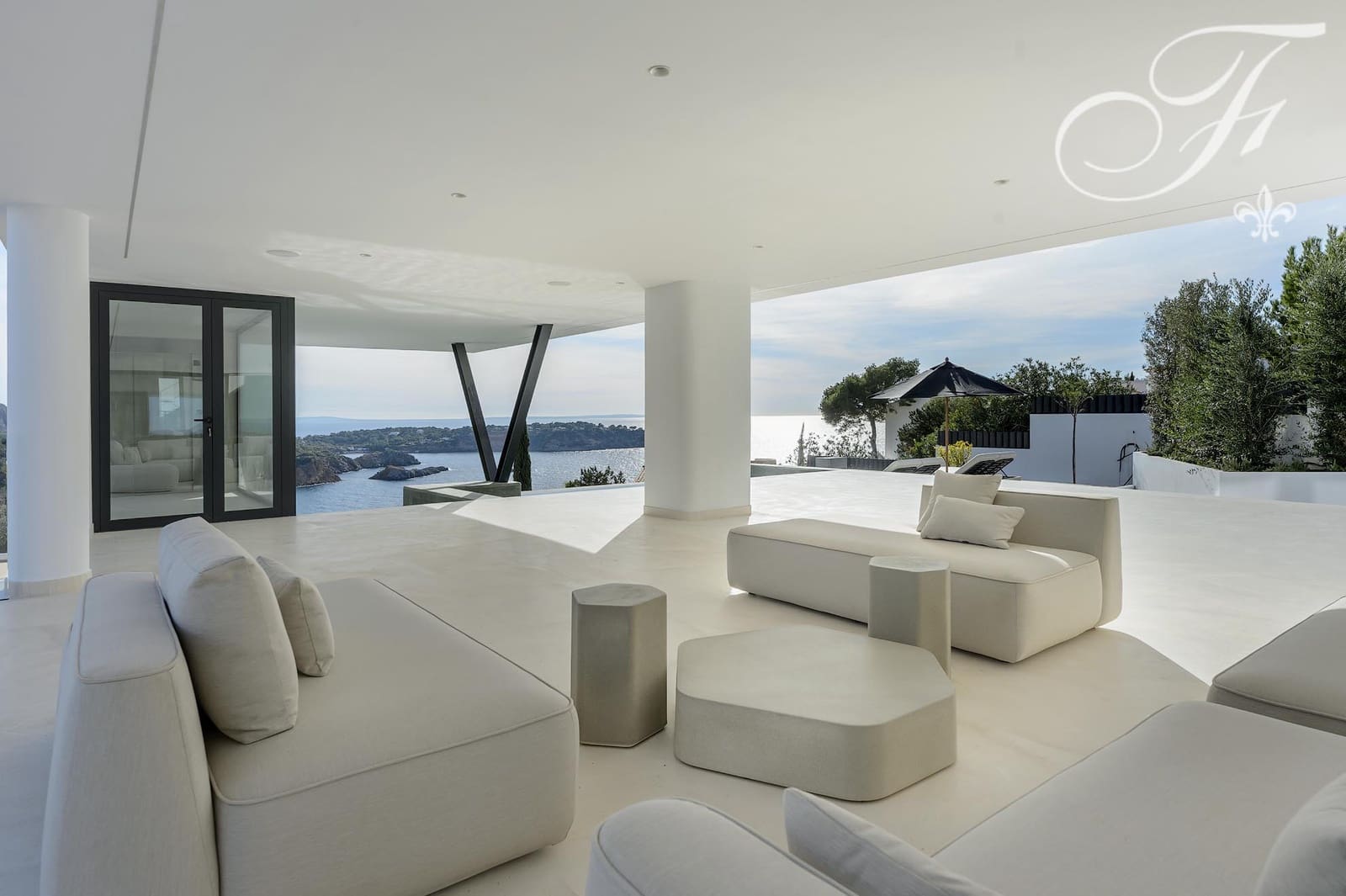 6 bedroom Villa for sale in Es Cubells with pool - € 9,500,000 (Ref: 9542201)