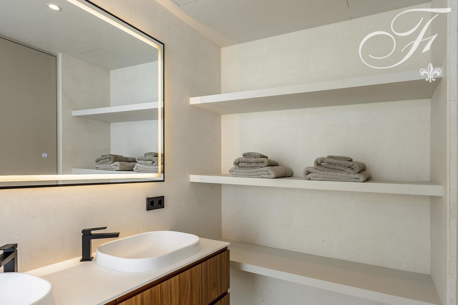 6 bedroom Villa for sale in Es Cubells with pool - € 9,500,000 (Ref: 9542201)