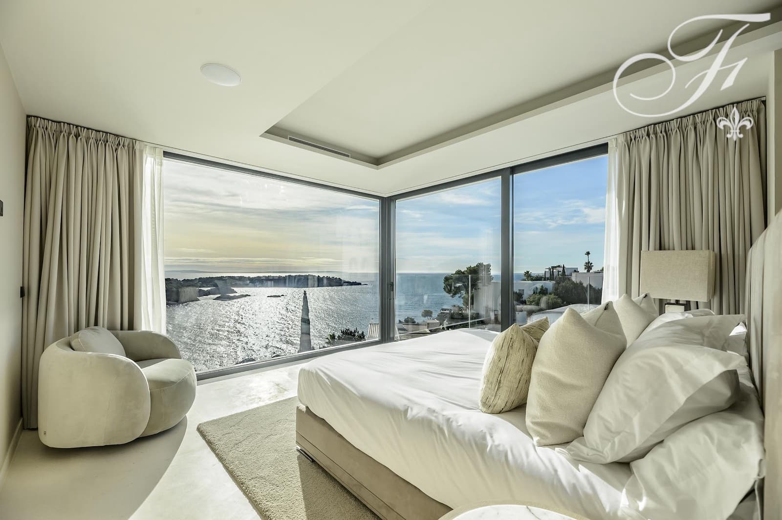 6 bedroom Villa for sale in Es Cubells with pool - € 9,500,000 (Ref: 9542201)