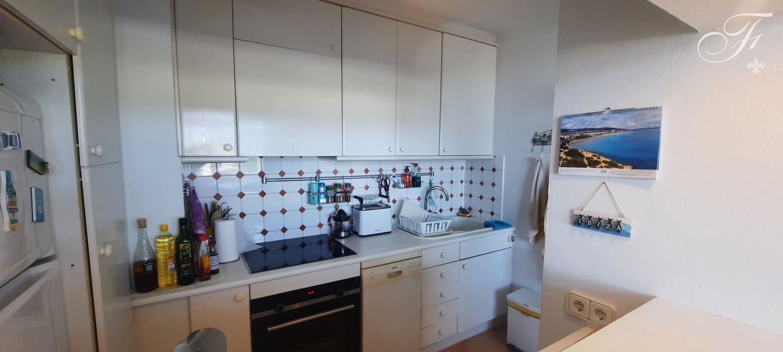 2 bedroom Apartment for sale in Santa Eulalia / Santa Eularia with pool - € 495,000 (Ref: 9706015)