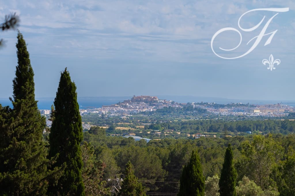 3 bedroom Finca/Country House for sale in Santa Gertrudis de Fruitera with pool - € 1,375,000 (Ref: 9843862)