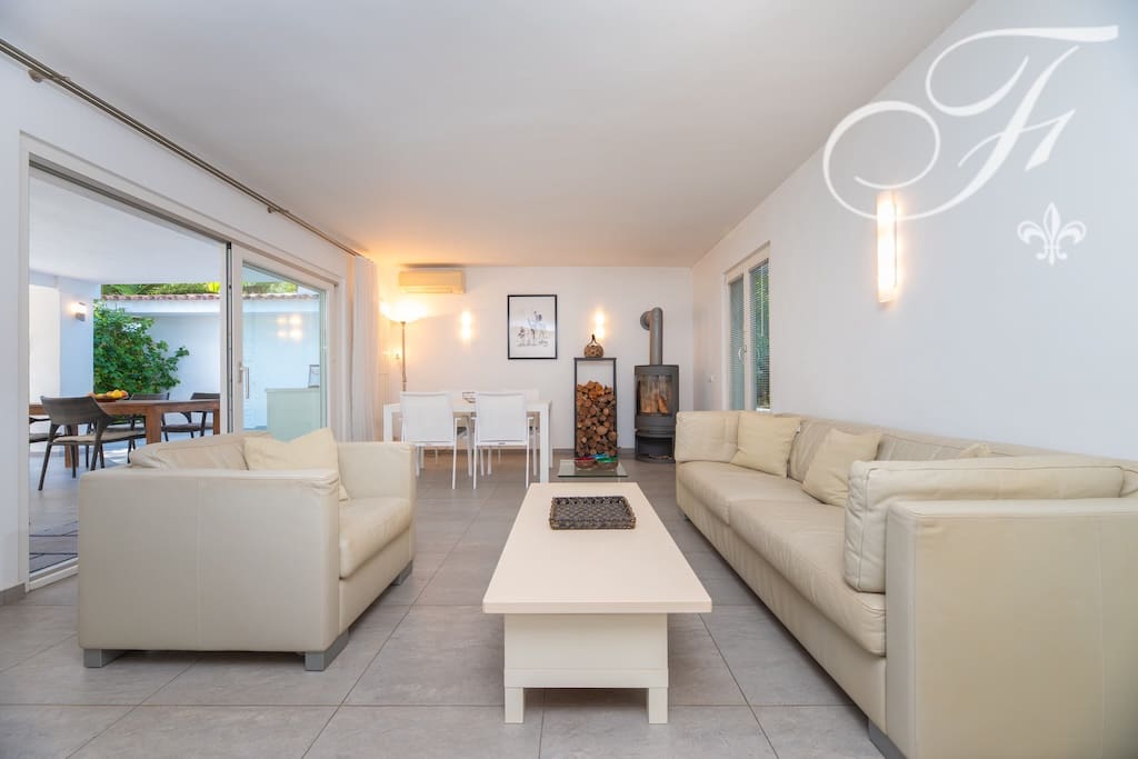 3 bedroom Finca/Country House for sale in Santa Gertrudis de Fruitera with pool - € 1,375,000 (Ref: 9843862)