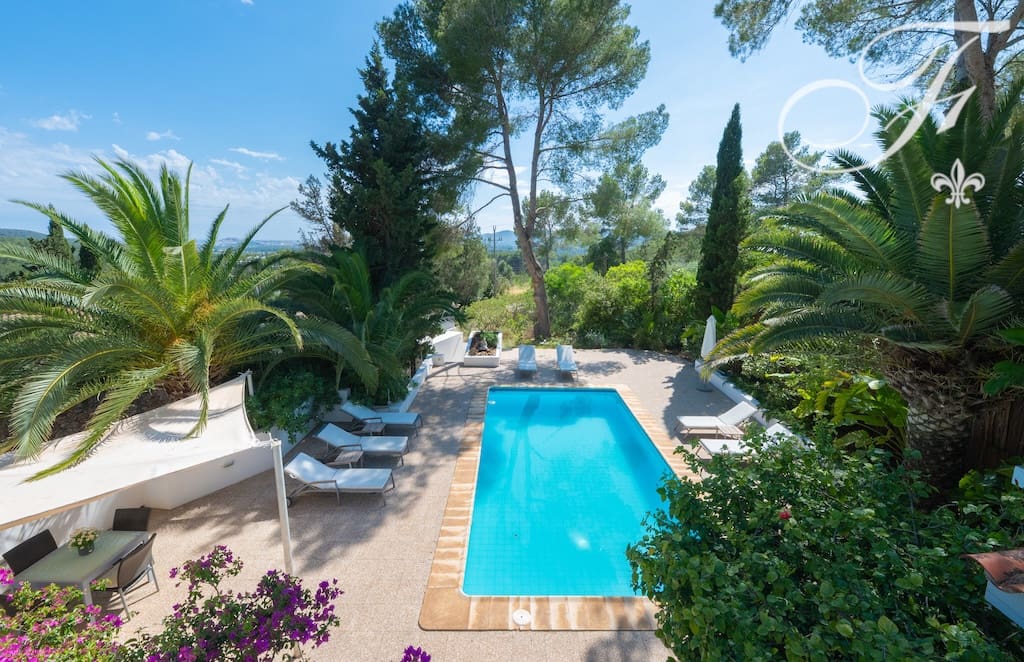3 bedroom Finca/Country House for sale in Santa Gertrudis de Fruitera with pool - € 1,375,000 (Ref: 9843862)