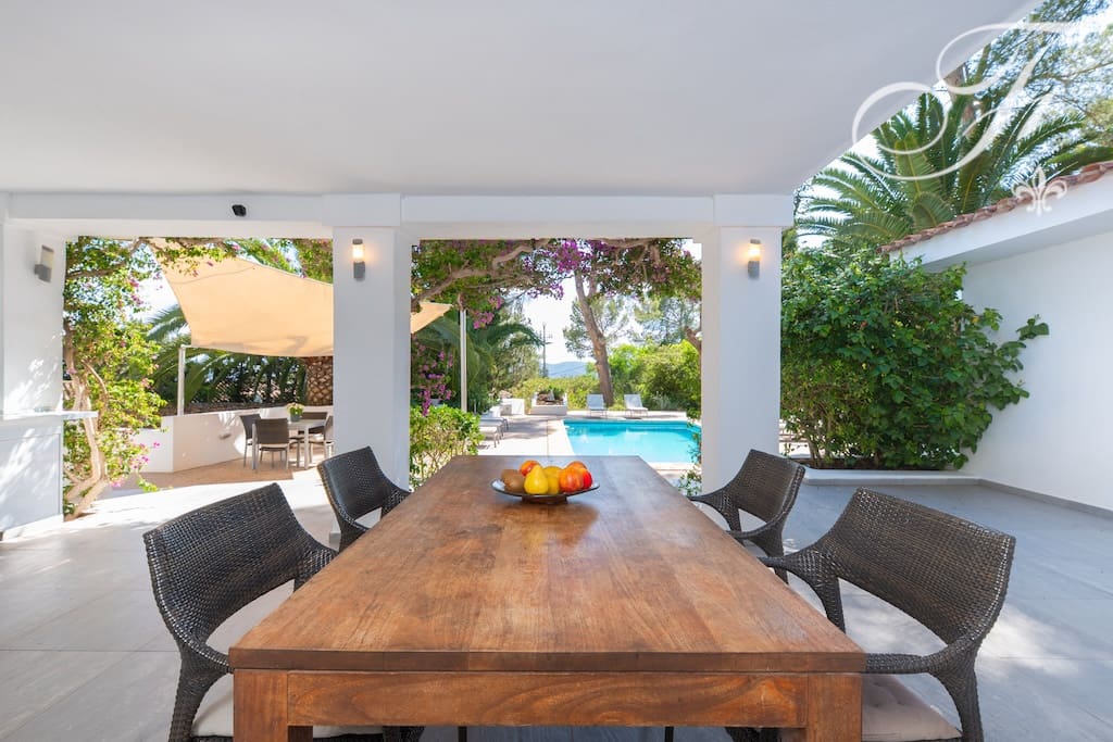3 bedroom Finca/Country House for sale in Santa Gertrudis de Fruitera with pool - € 1,375,000 (Ref: 9843862)