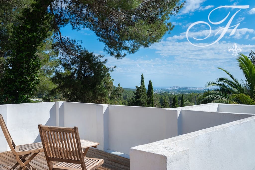 3 bedroom Finca/Country House for sale in Santa Gertrudis de Fruitera with pool - € 1,375,000 (Ref: 9843862)