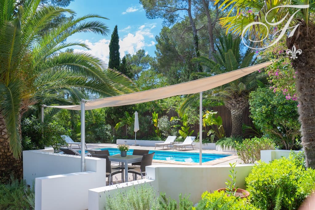 3 bedroom Finca/Country House for sale in Santa Gertrudis de Fruitera with pool - € 1,375,000 (Ref: 9843862)