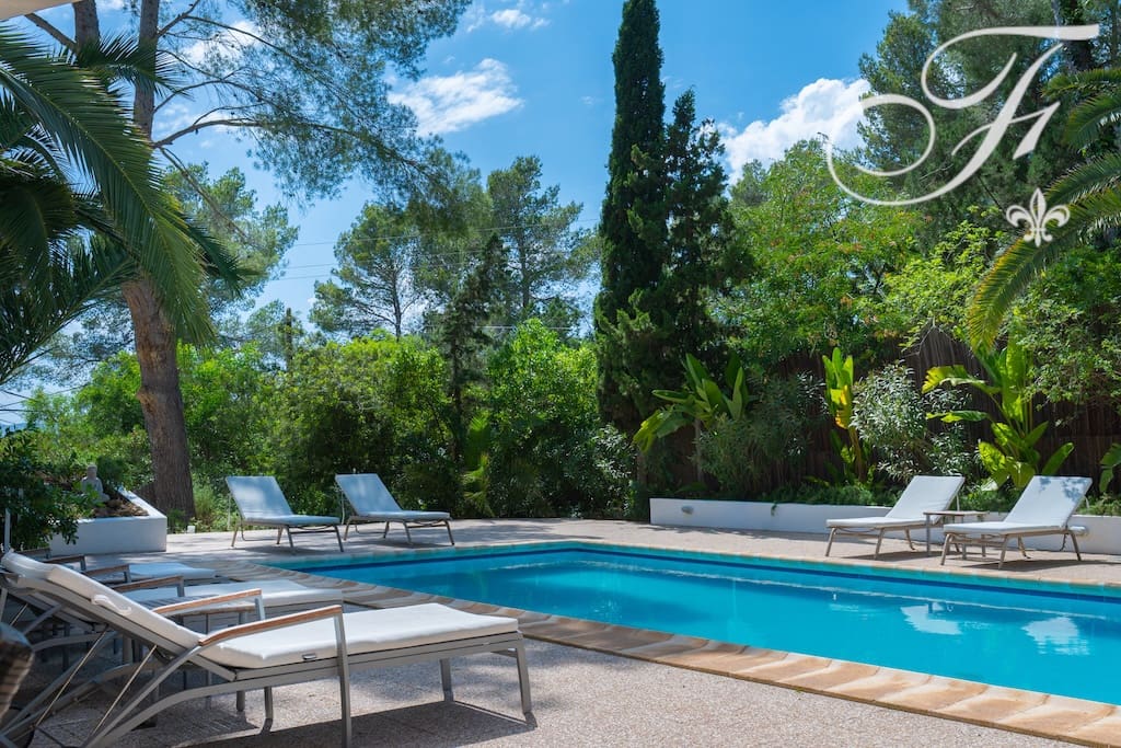 3 bedroom Finca/Country House for sale in Santa Gertrudis de Fruitera with pool - € 1,375,000 (Ref: 9843862)