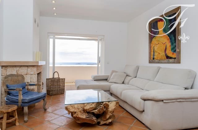 3 soveværelse Semi-Rækkehus til salg i Cala Llenya, Santa Eulalia / Santa Eularia med swimmingpool garage - € 1.800.000 (Ref: 9889408)