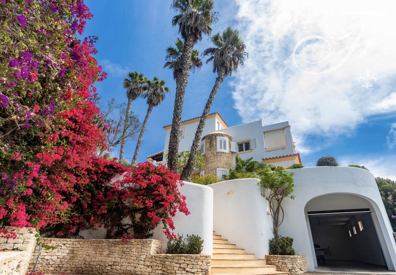 3 soveværelse Semi-Rækkehus til salg i Cala Llenya med swimmingpool garage - € 1.800.000 (Ref: 9889408)