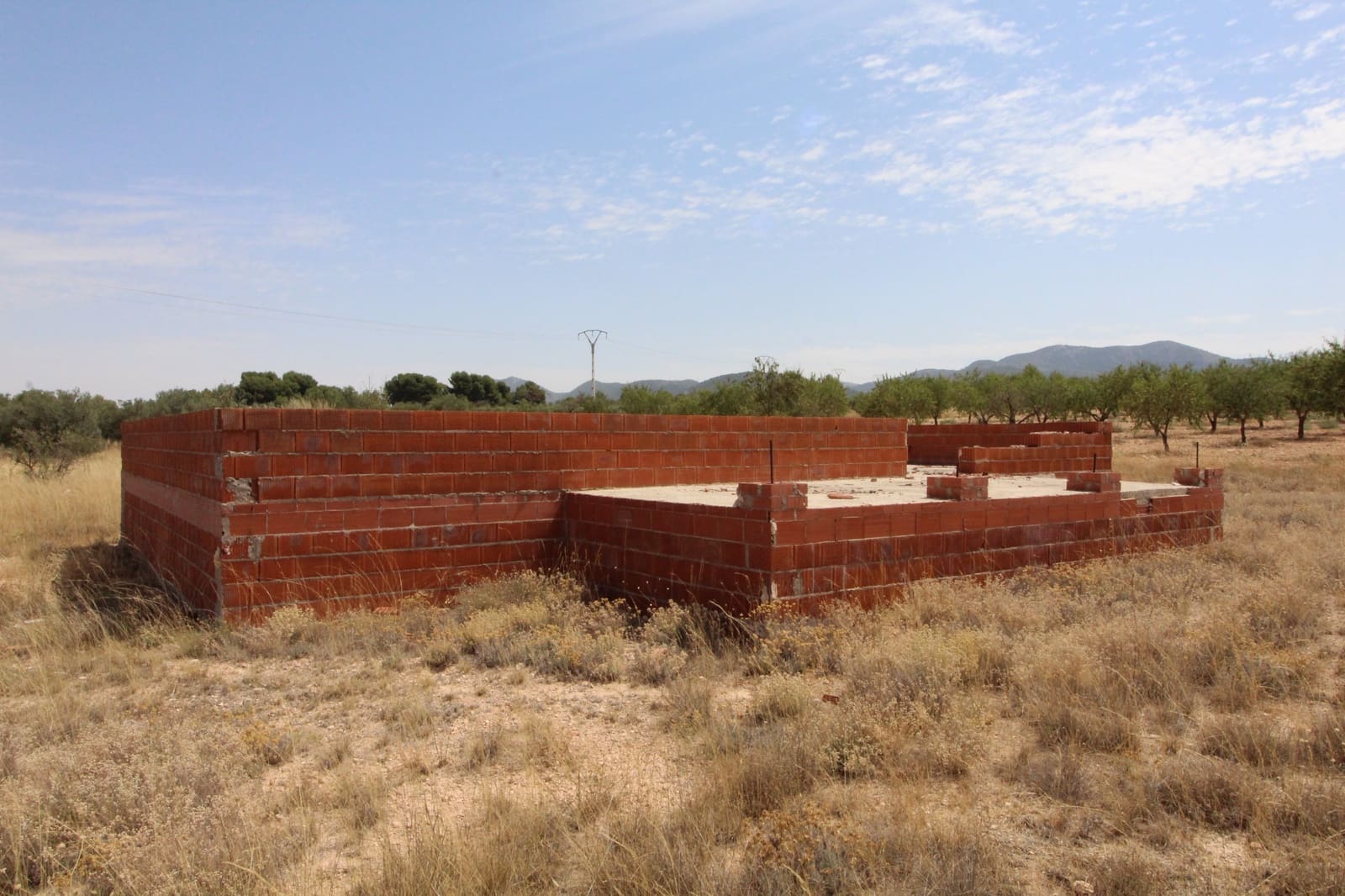 Grunde uden byggetilladelser til salg i Biar - € 70.000 (Ref: 4752764)