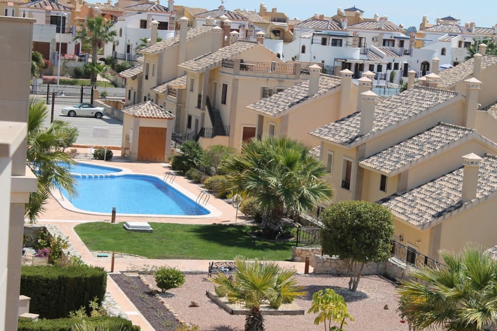 2 bedroom Apartment for sale in Algorfa with pool - € 210,000 (Ref: 7690864)