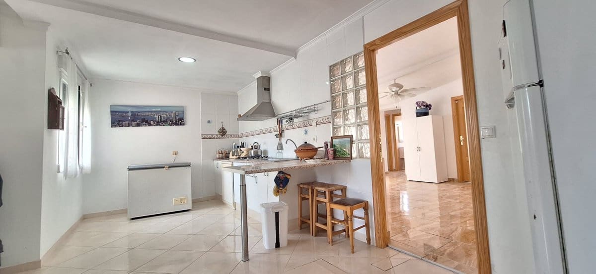 7 soverom Villa til salgs i El Altet med svømmebasseng - € 590 000 (Ref: 9267752)