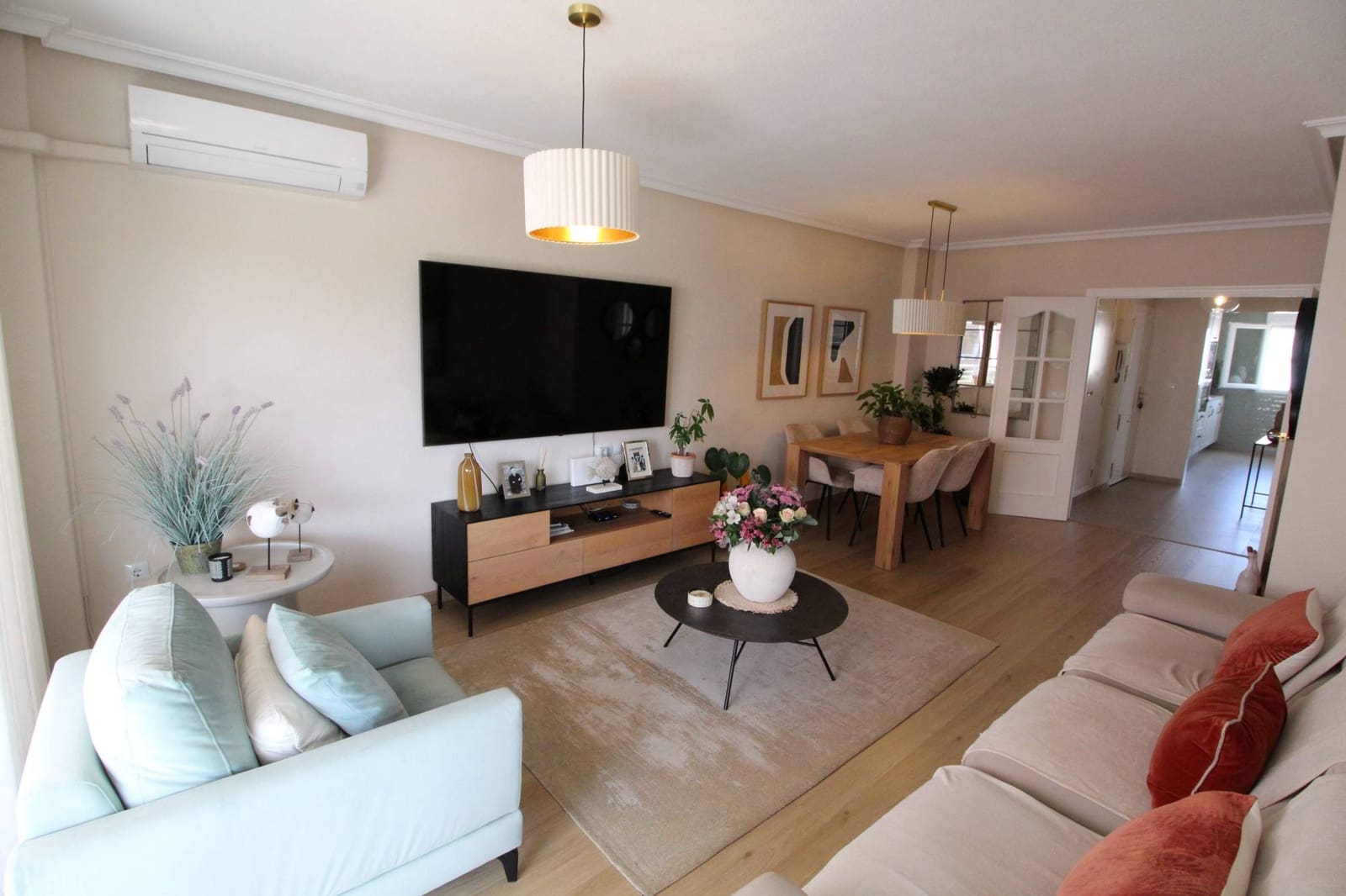 4 bedroom Apartment for sale in Arenales del Sol with pool - € 389,000 (Ref: 9911775)