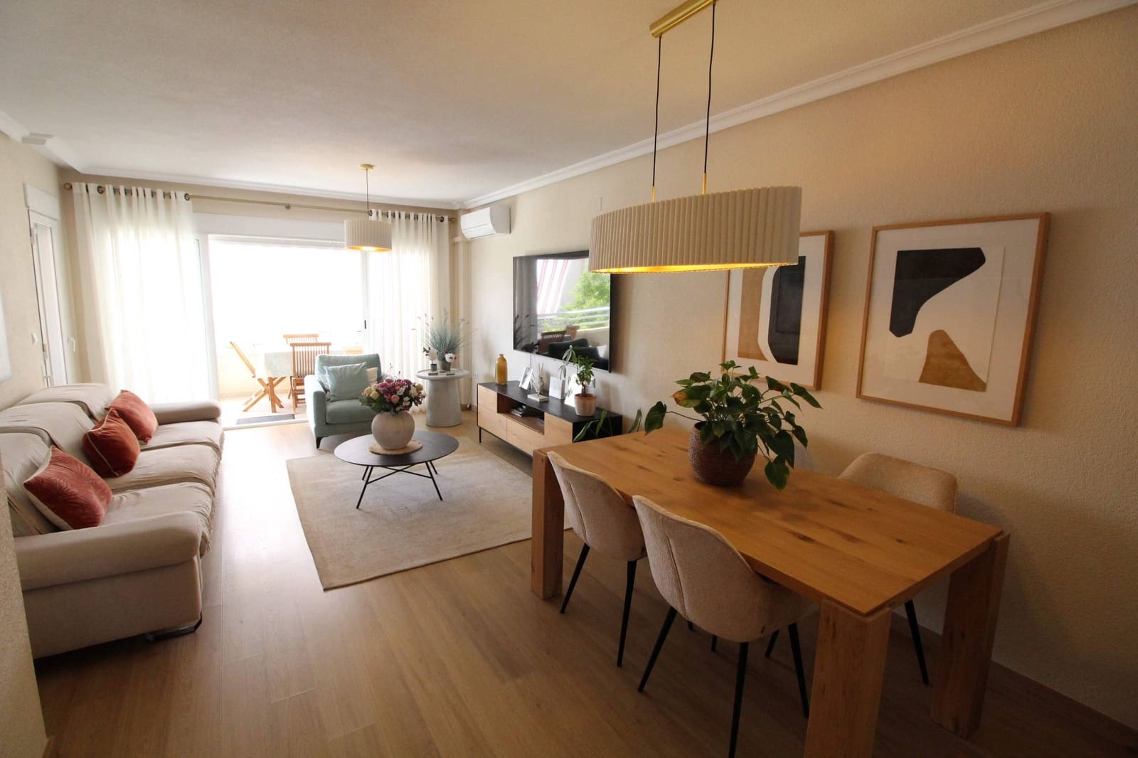 4 bedroom Apartment for sale in Arenales del Sol with pool - € 389,000 (Ref: 9911775)