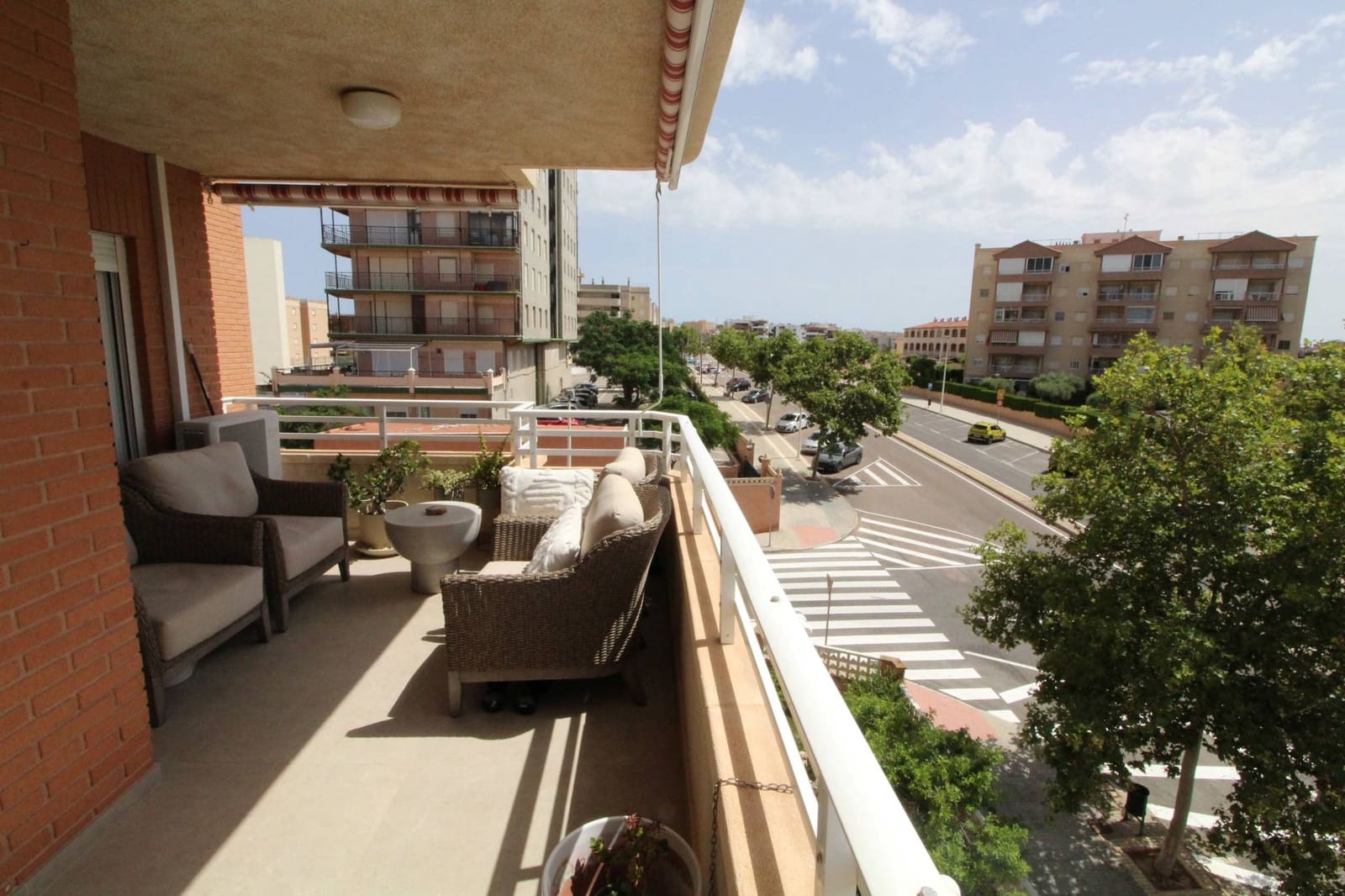 4 bedroom Apartment for sale in Arenales del Sol with pool - € 389,000 (Ref: 9911775)